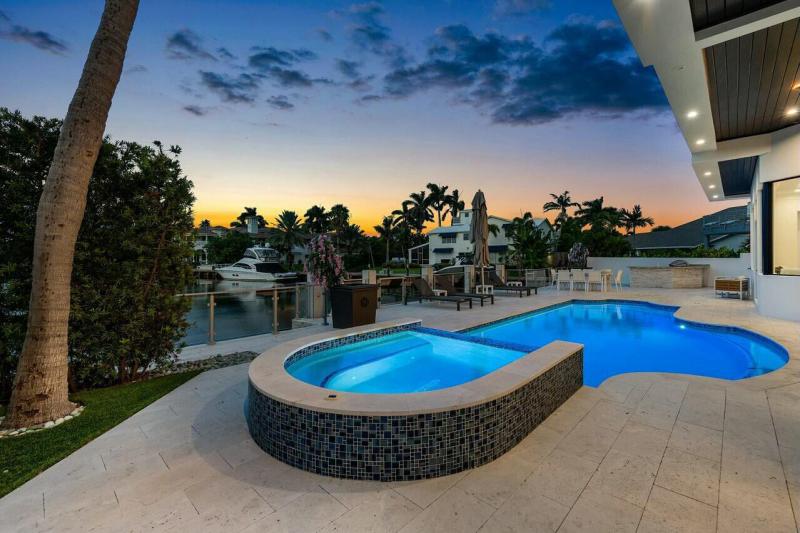  Single Family Homes Photo 69:  Highland Beach,  FL 33487