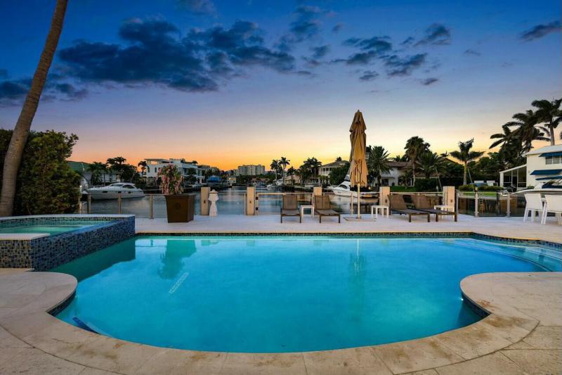  Single Family Homes Photo 71:  Highland Beach,  FL 33487