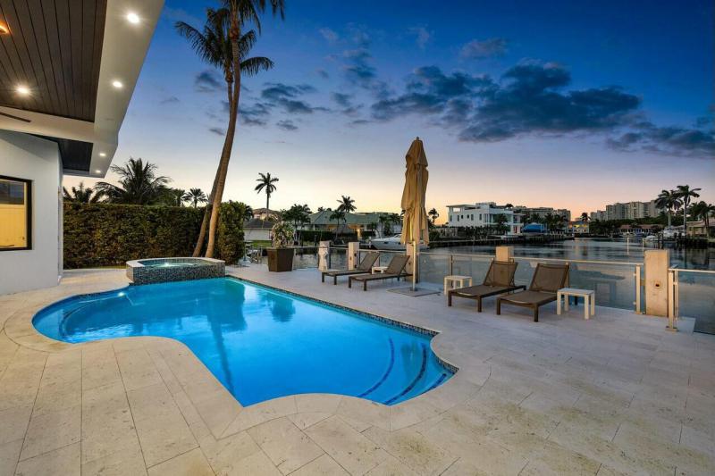  Single Family Homes Photo 72:  Highland Beach,  FL 33487
