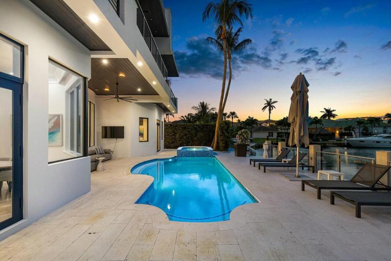  Single Family Homes Photo 73:  Highland Beach,  FL 33487