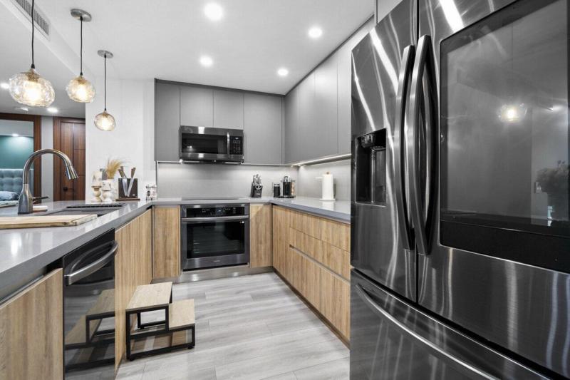  Condo & Townhome Photos