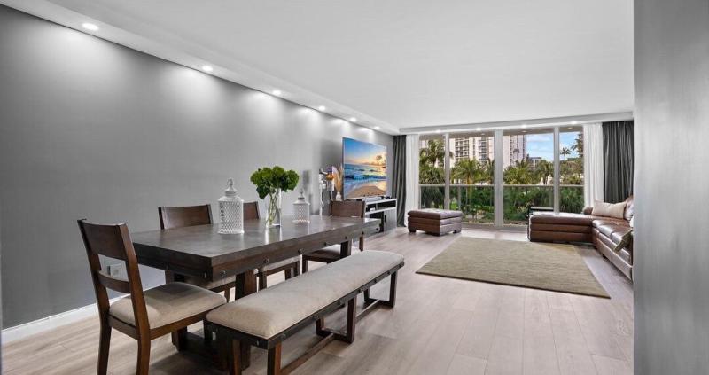  Condo & Townhome Photos