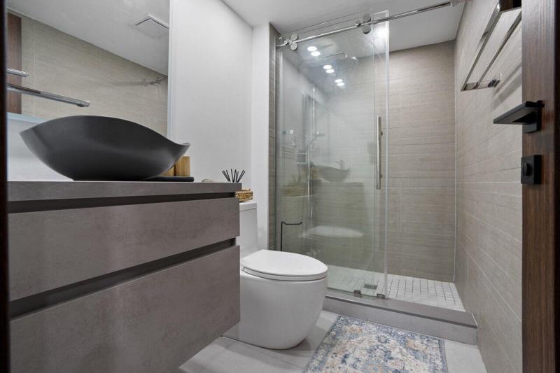  Condo & Townhome Photos