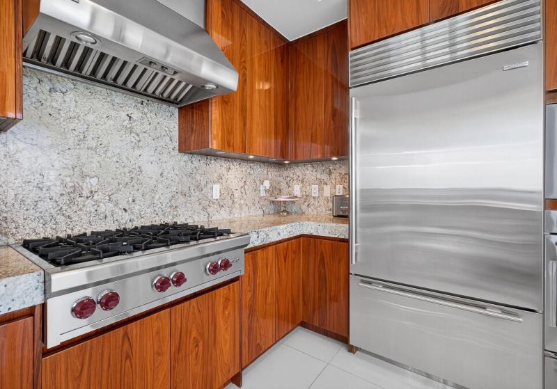  Condo & Townhome Photos