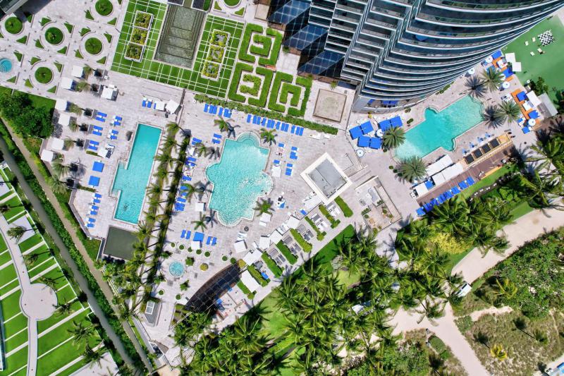  Condo & Townhome Photos