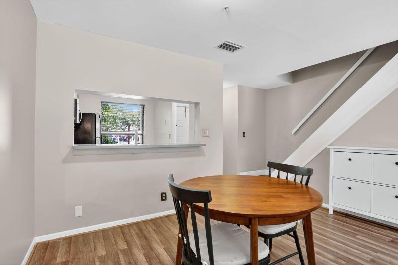  Condo & Townhome Photos
