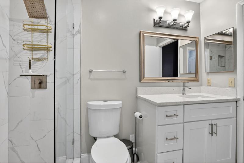  Condo & Townhome Photos
