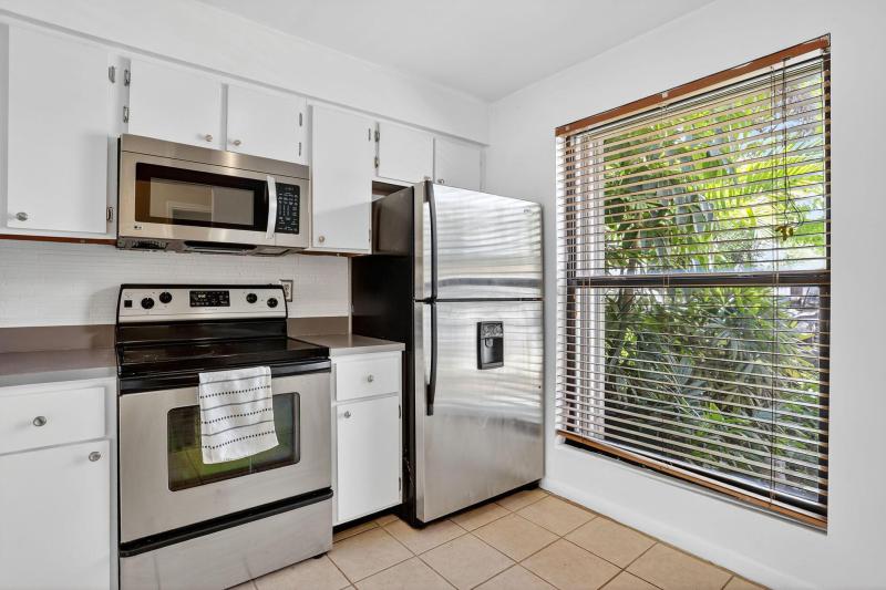  Condo & Townhome Photos