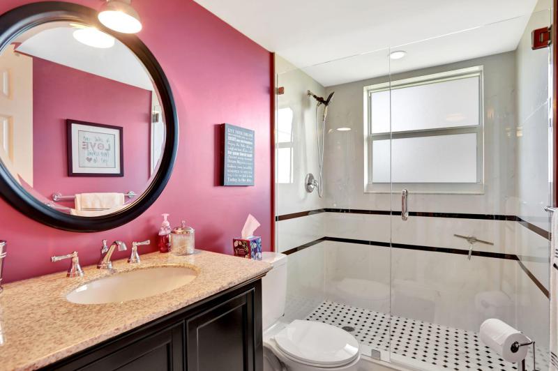  Condo & Townhome Photos
