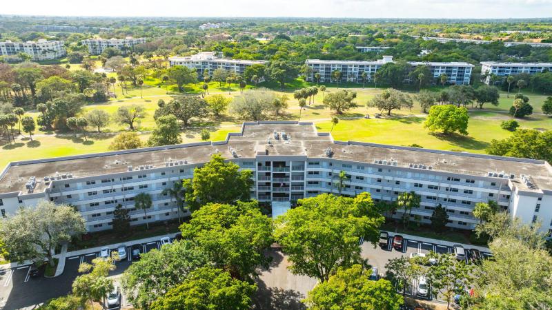  Condo & Townhome Photos