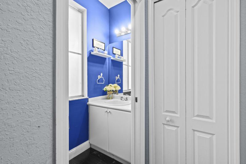 Condo & Townhome Photos
