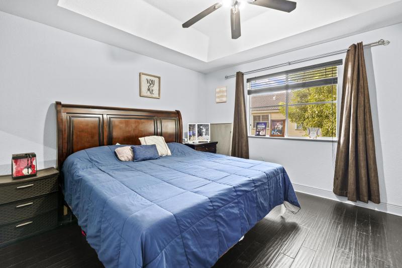  Condo & Townhome Photos