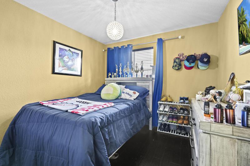 Condo & Townhome Photos