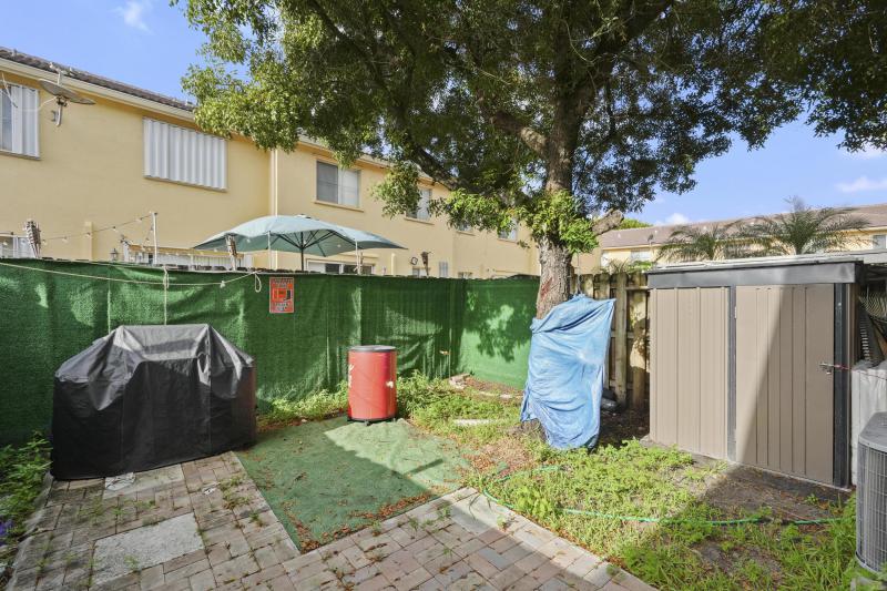  Condo & Townhome Photos