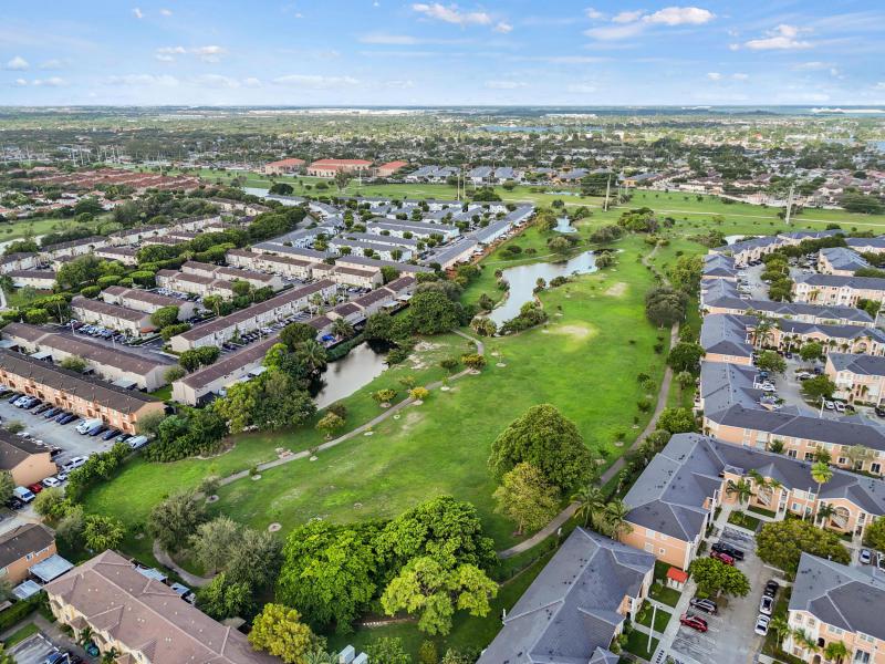  Condo & Townhome Photos