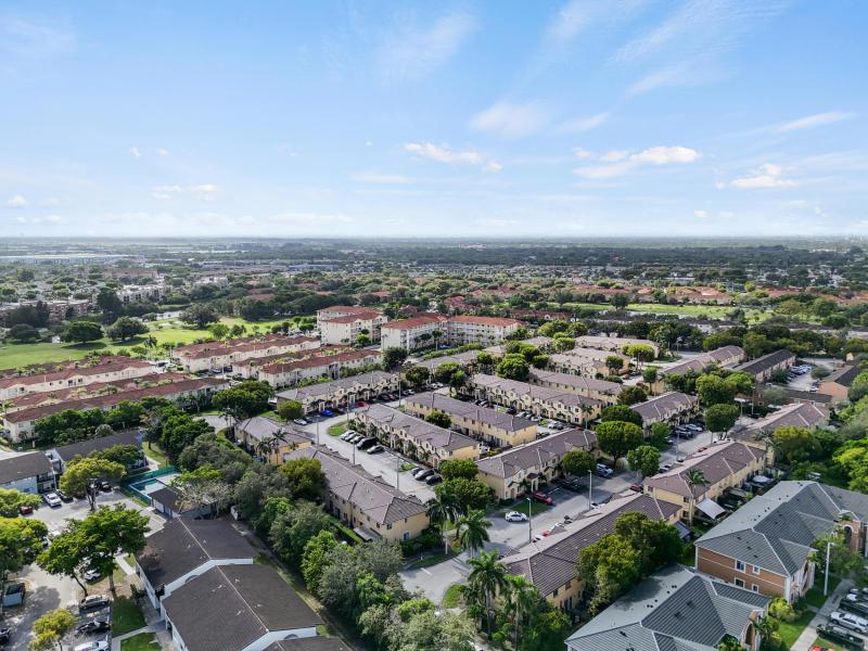  Condo & Townhome Photos
