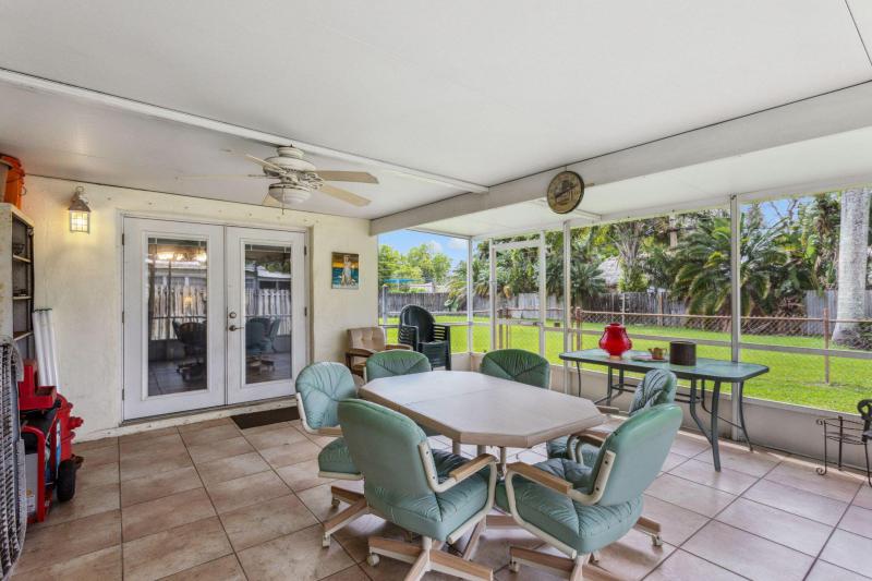  Single Family Homes Photo 18:  Plantation,  FL 33317