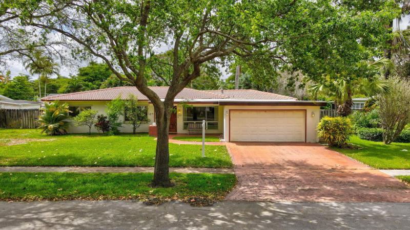  Single Family Homes Photo 2:  Plantation,  FL 33317