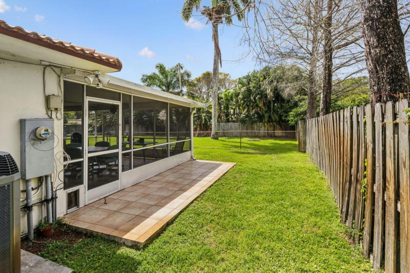  Single Family Homes Photo 37:  Plantation,  FL 33317