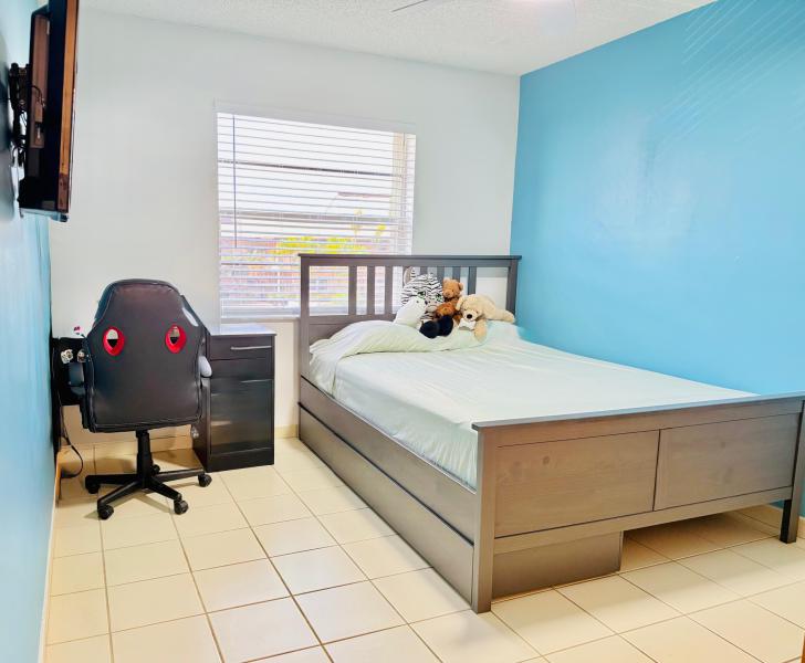  Condo & Townhome Photos