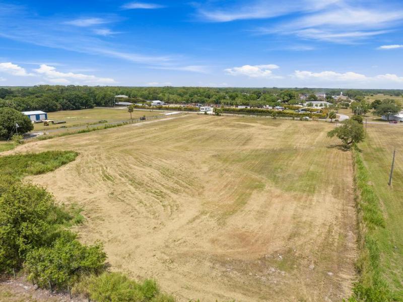  Commercial & Industrial Land Images 