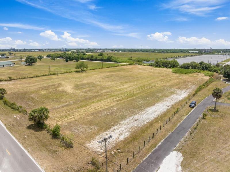  Commercial & Industrial Land Images 