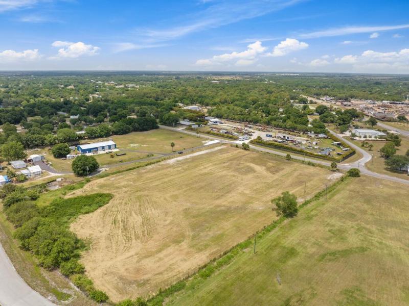  Commercial & Industrial Land Images 