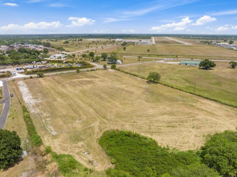  Commercial & Industrial Land Images 