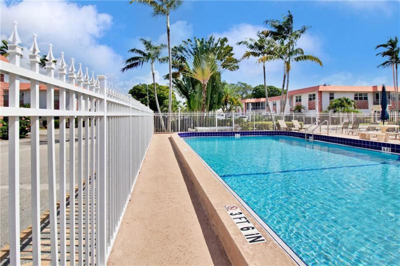  Condo & Townhome Photos