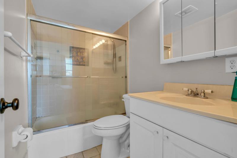  Condo & Townhome Photos
