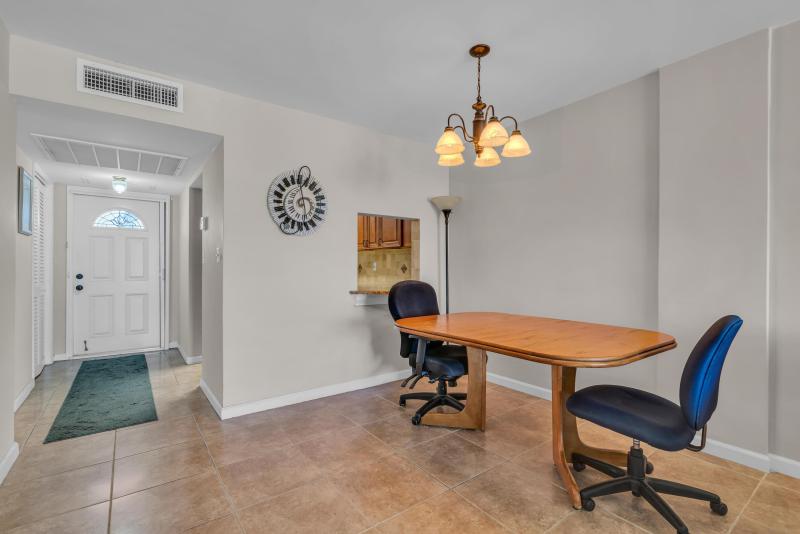  Condo & Townhome Photos