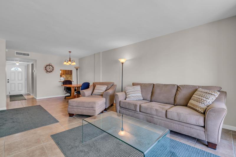  Condo & Townhome Photos