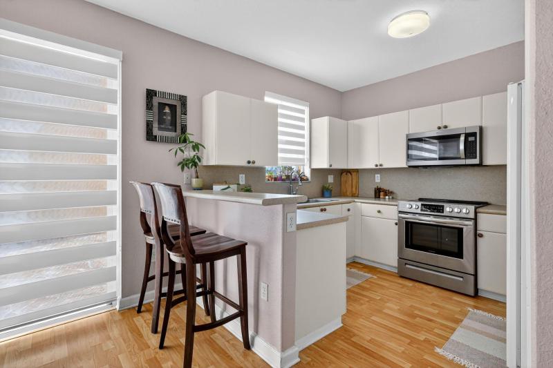  Condo & Townhome Photos