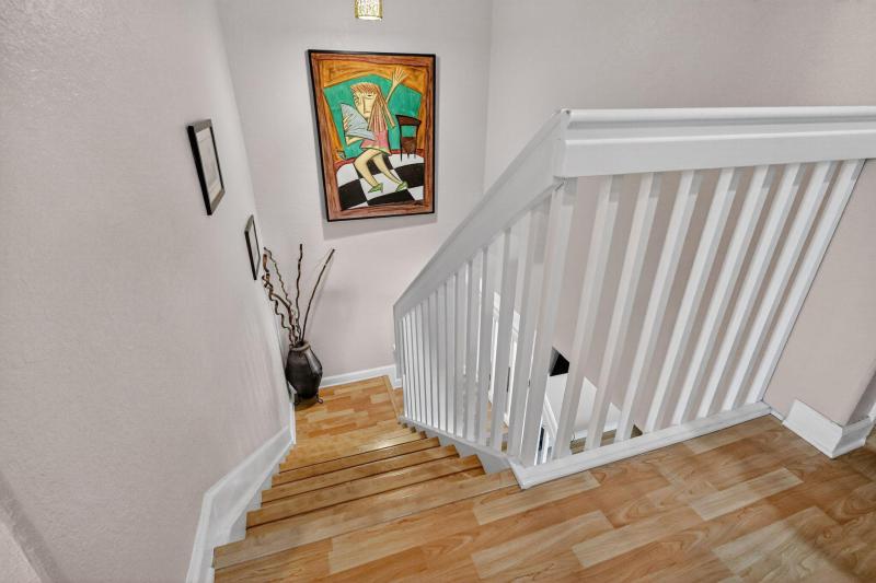  Condo & Townhome Photos