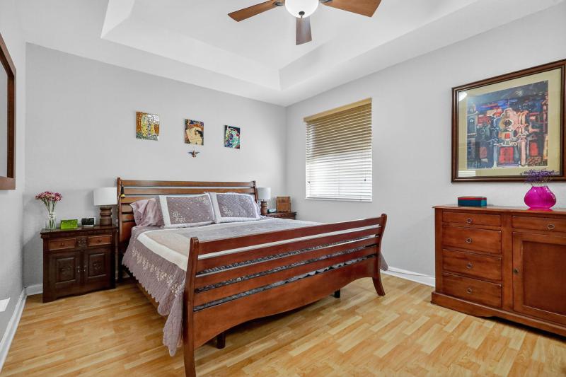  Condo & Townhome Photos