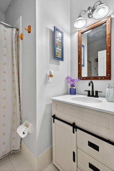  Condo & Townhome Photos