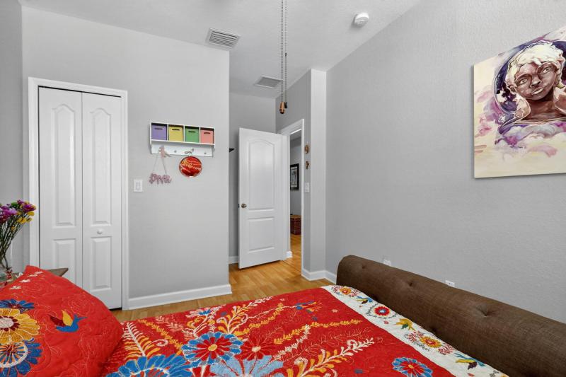  Condo & Townhome Photos