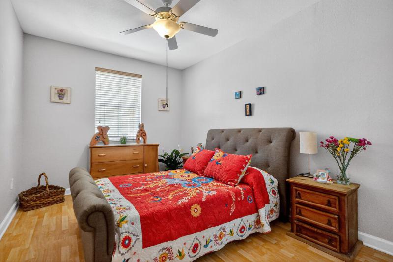  Condo & Townhome Photos