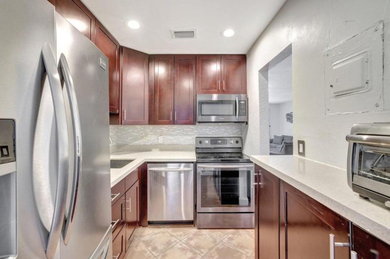  Condo & Townhome Photos