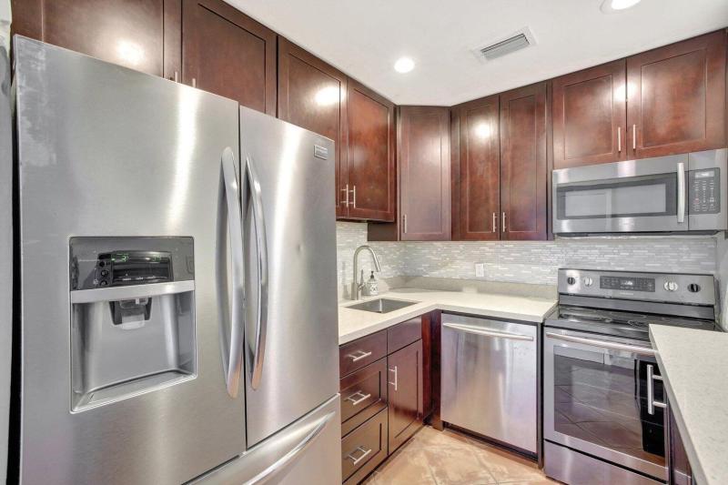  Condo & Townhome Photos