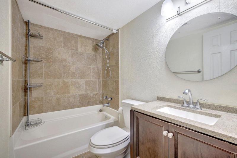  Condo & Townhome Photos