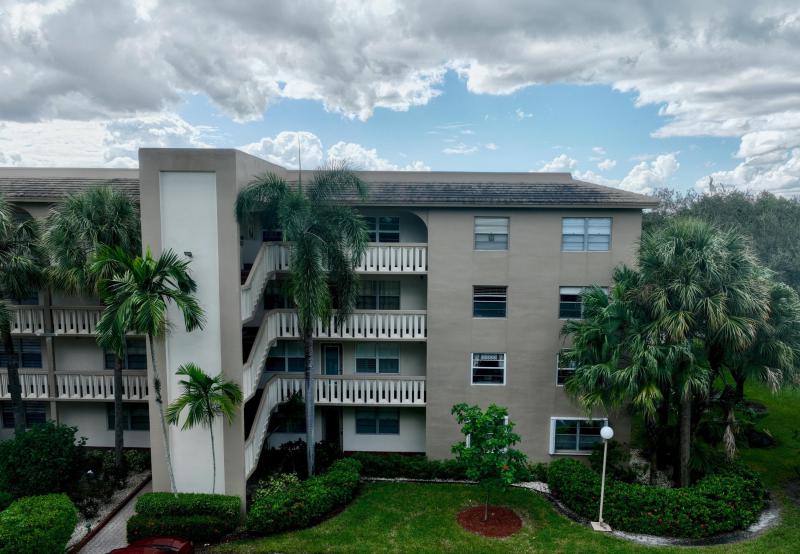  Condo & Townhome Photos
