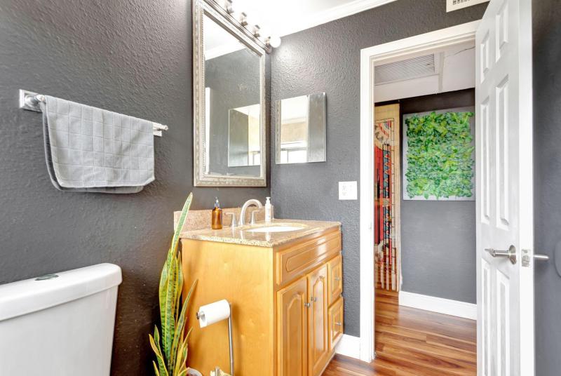  Condo & Townhome Photos