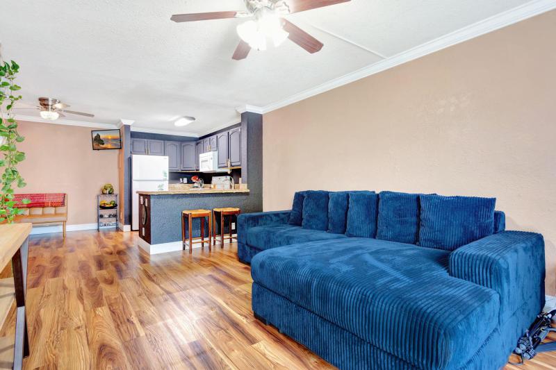  Condo & Townhome Photos