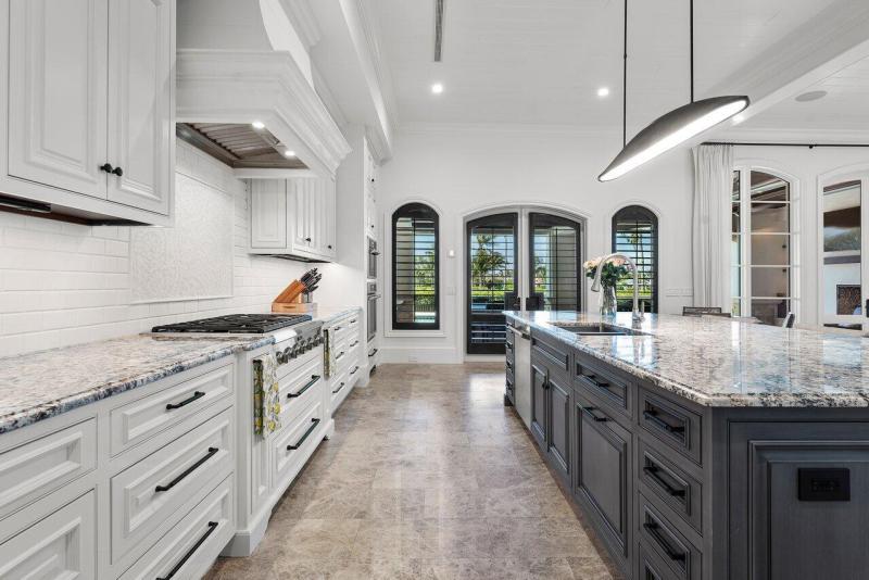  Single Family Homes Photo 9:  Stuart,  FL 34996
