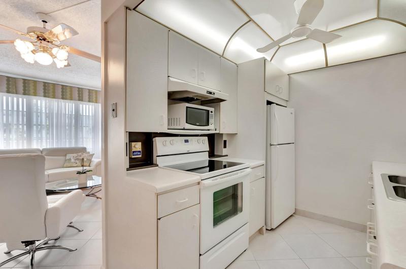  Condo & Townhome Photos