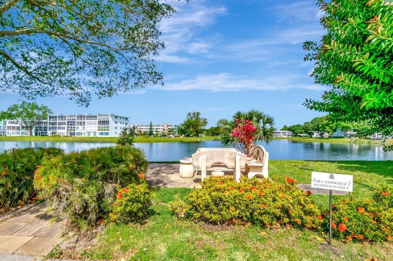  Condo & Townhome Photos