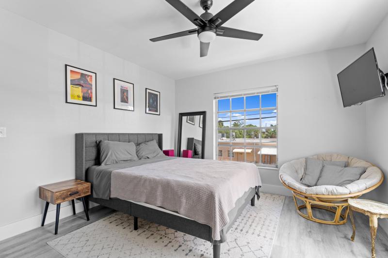  Condo & Townhome Photos