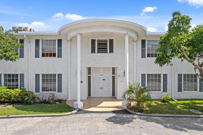  Condo & Townhome Photos