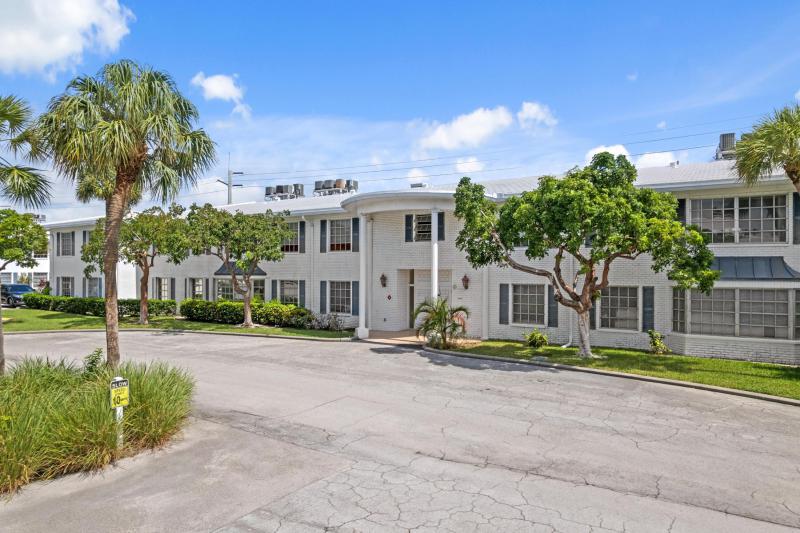  Condo & Townhome Photos